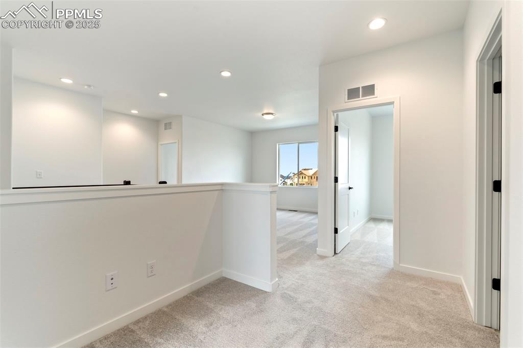 Image 20 of 36: Loft