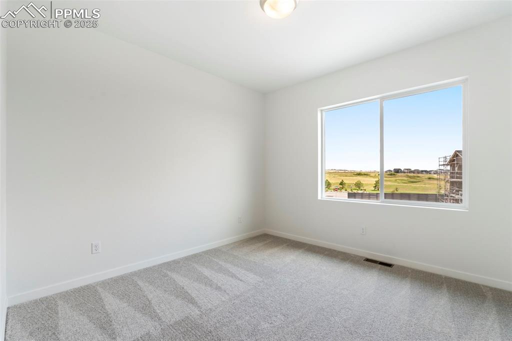 Image 28 of 36: Bedroom