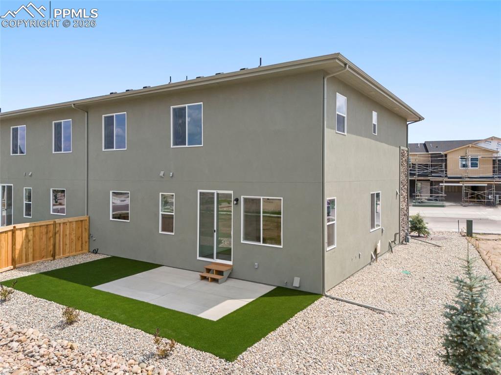 Image 40 of 43: Back of Structure