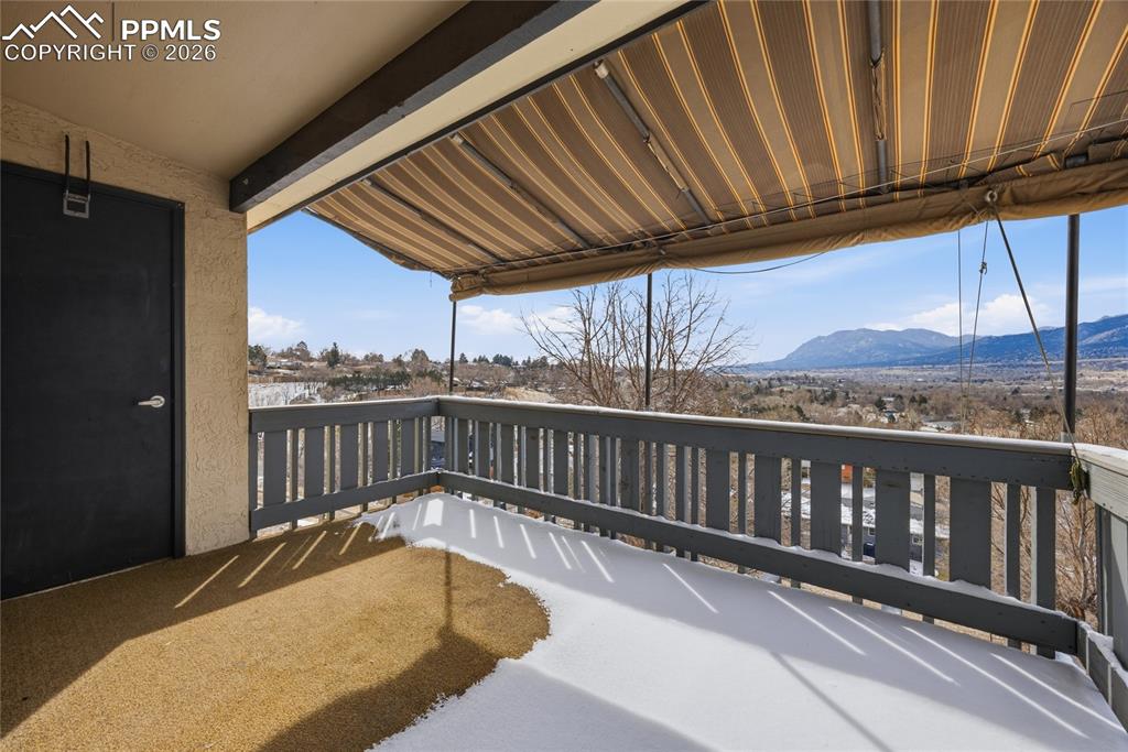 Image 29 of 32: Laundry