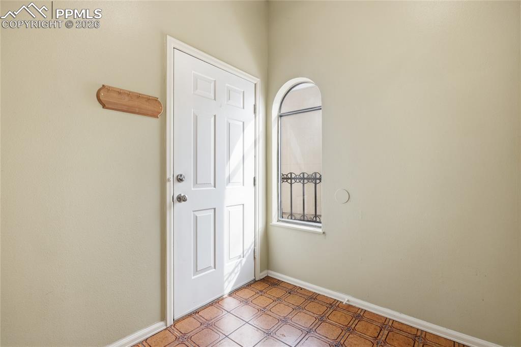 Image 7 of 32: Side of Structure