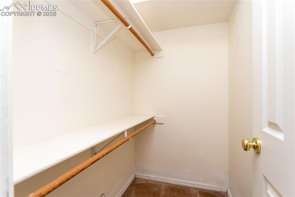 Image 37 of 48: Closet