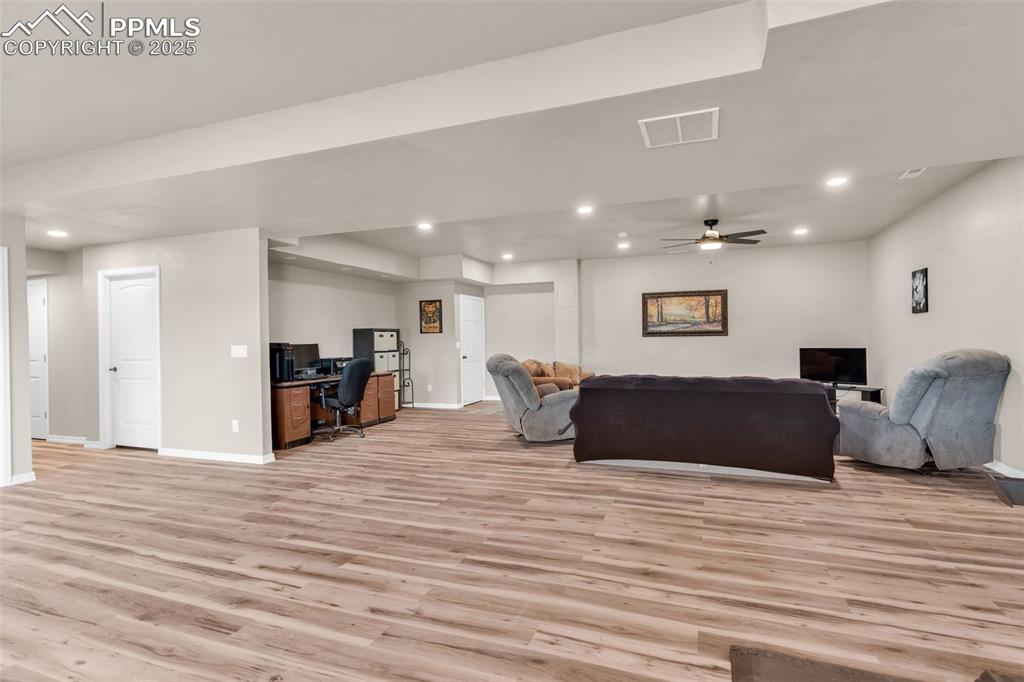 Image 29 of 37: Additional space for a library, artwork or cabinetry