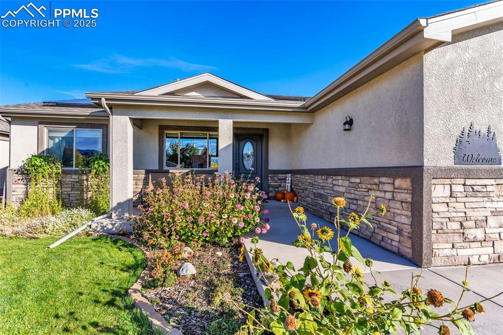 Image 4 of 37: Entry