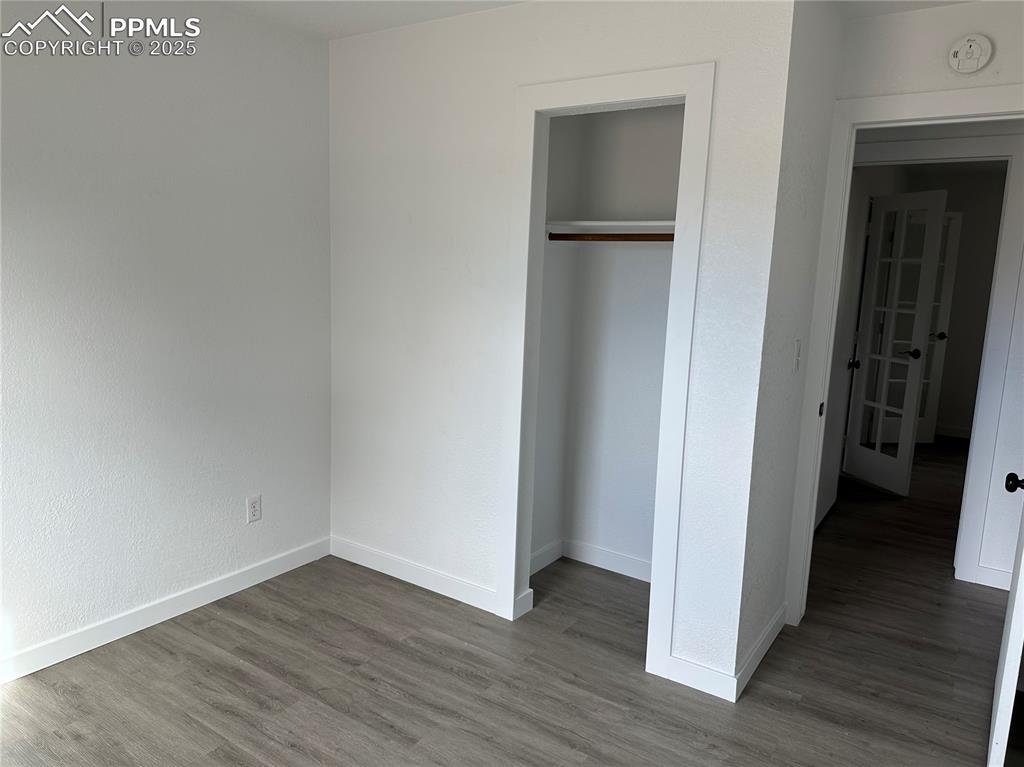 Image 13 of 19: Bedroom