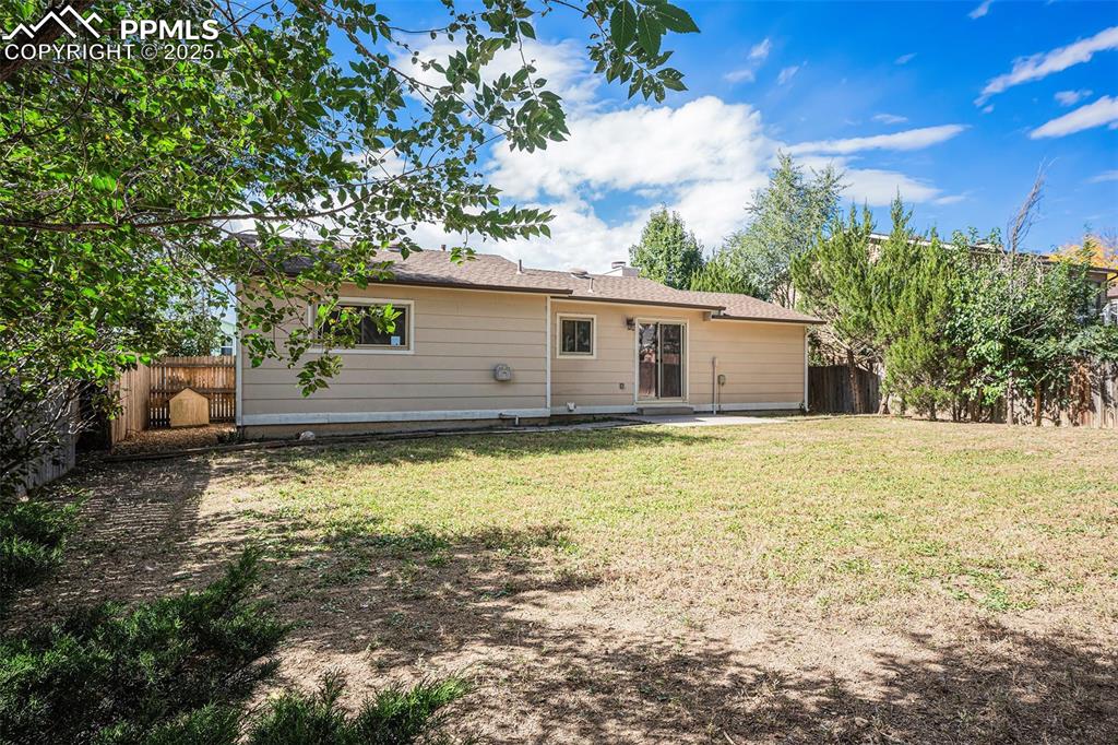 Image 16 of 19: Back of Structure