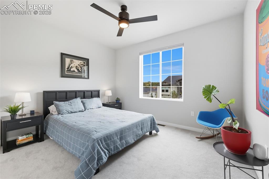 Image 27 of 47: Bedroom