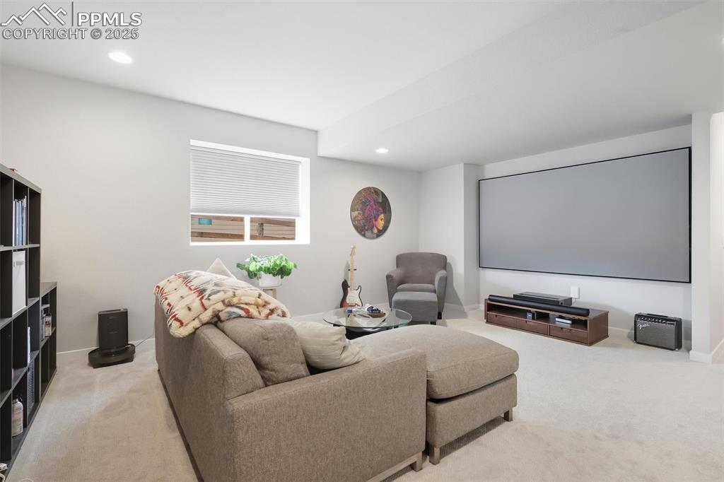 Image 30 of 47: Family Room