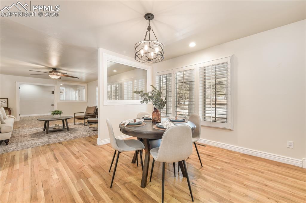 Image 19 of 50: Dining Area