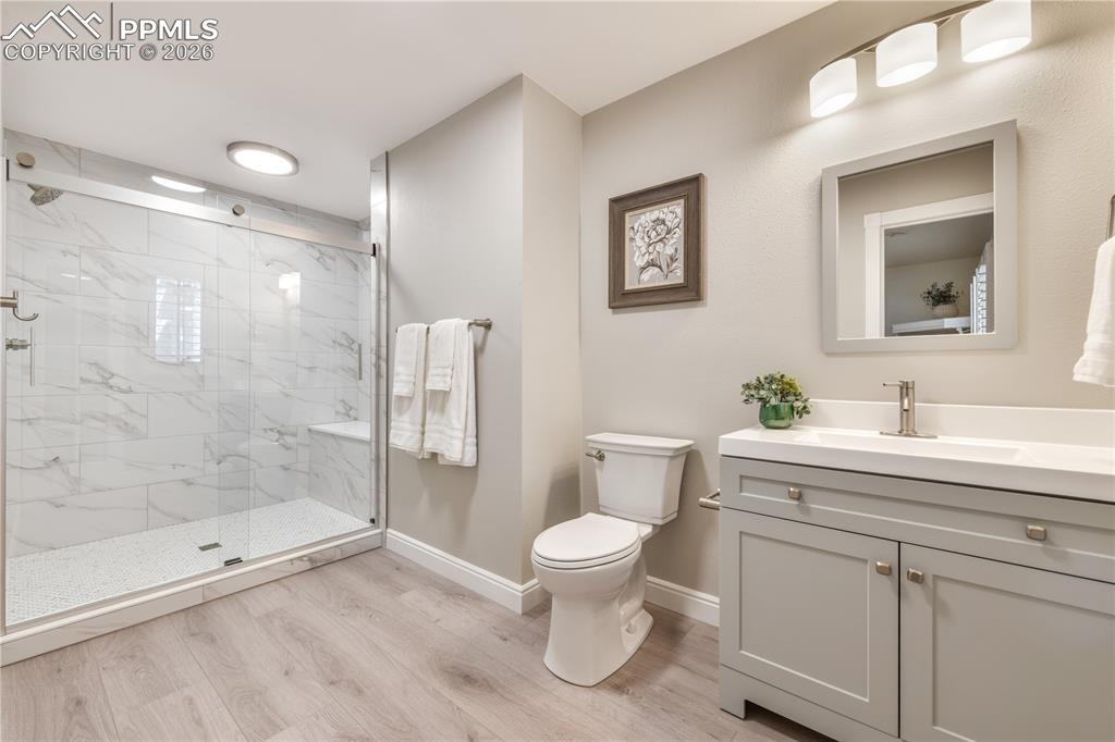 Image 25 of 50: Bathroom