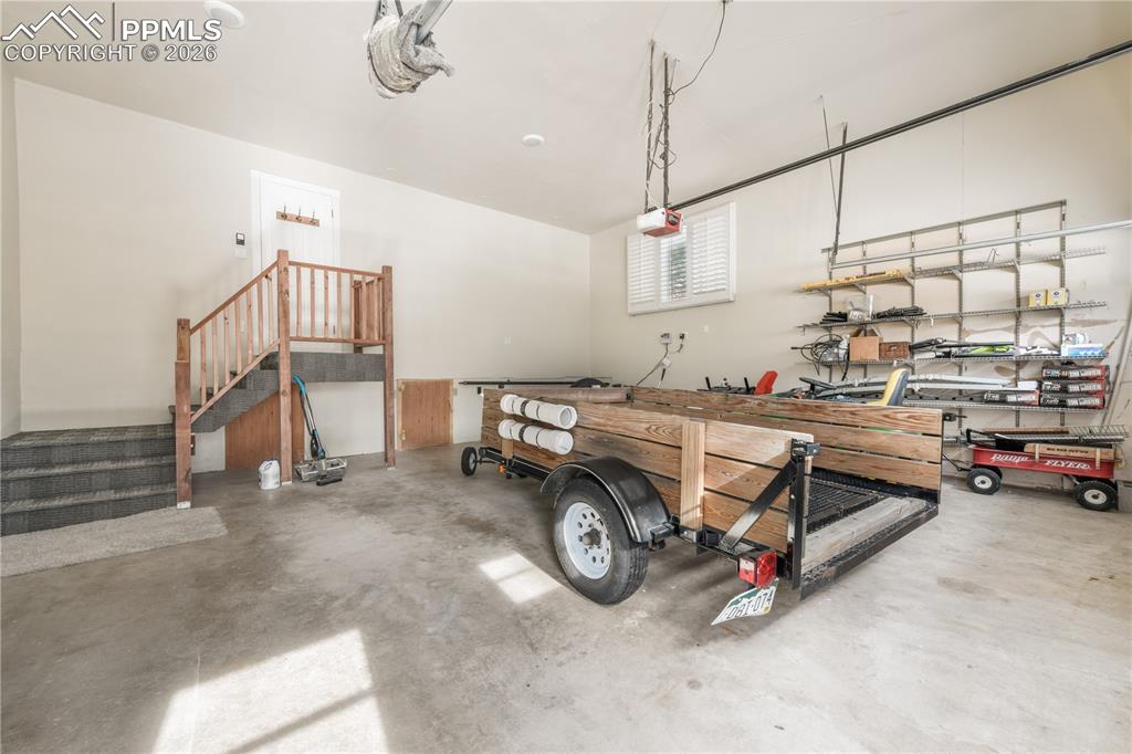 Image 49 of 50: Garage