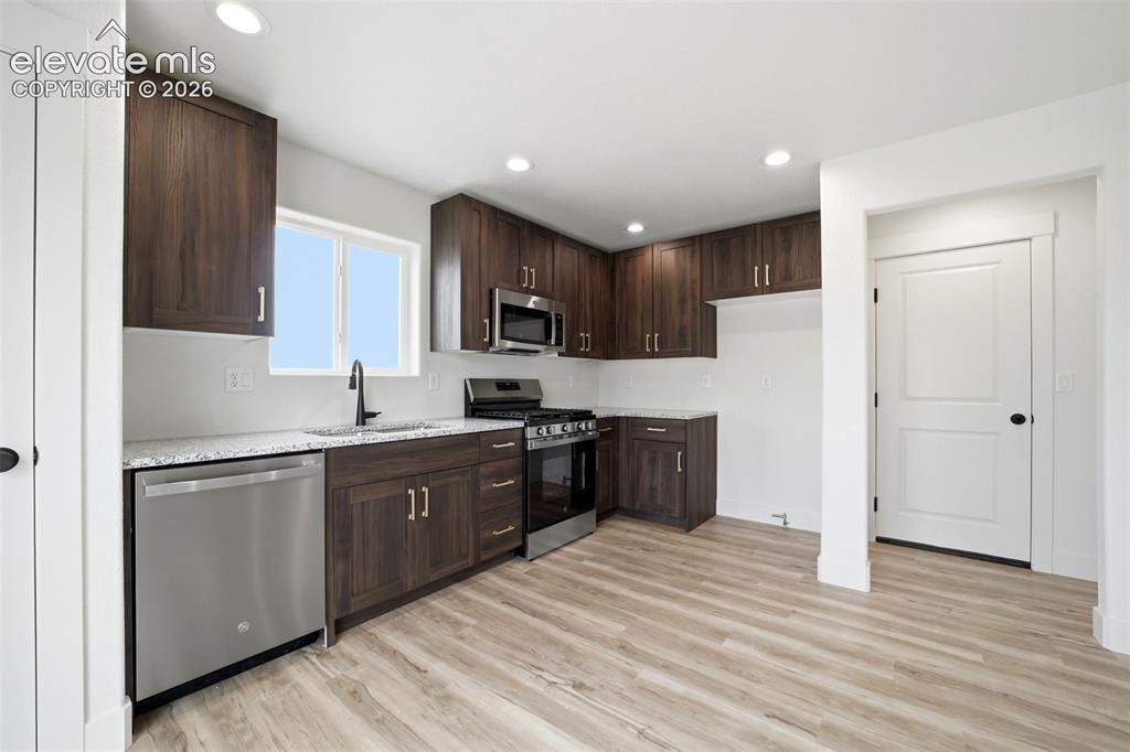 Image 2 of 23: Kitchen