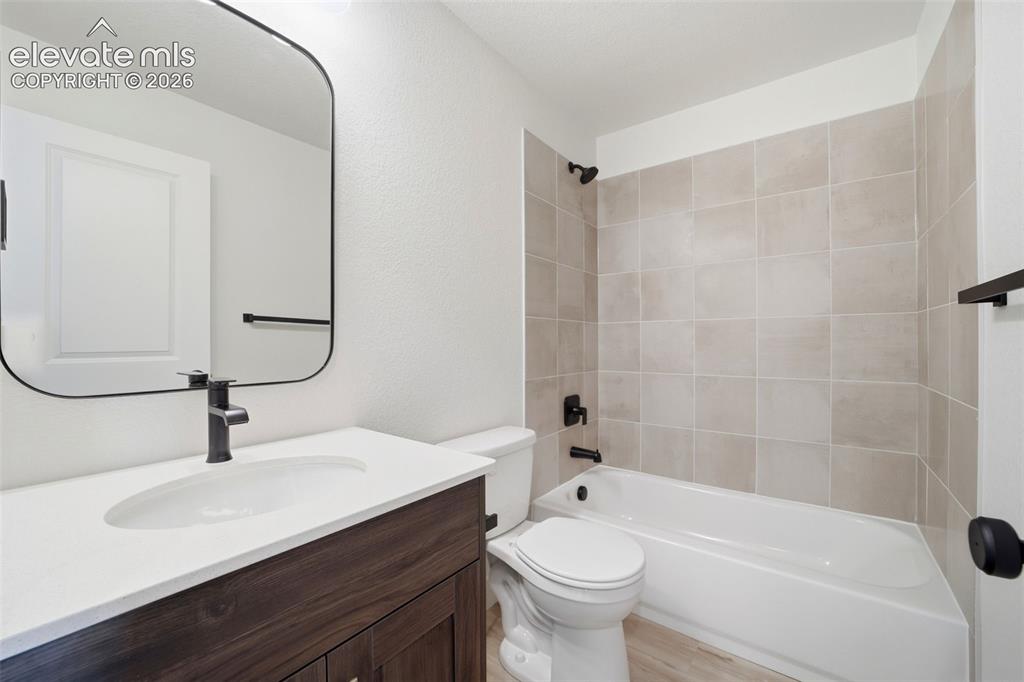 Image 9 of 23: Bathroom