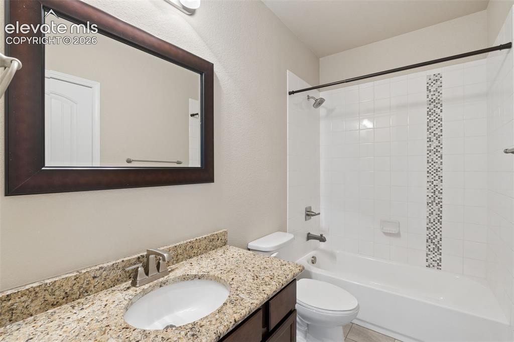 Image 35 of 39: Bathroom