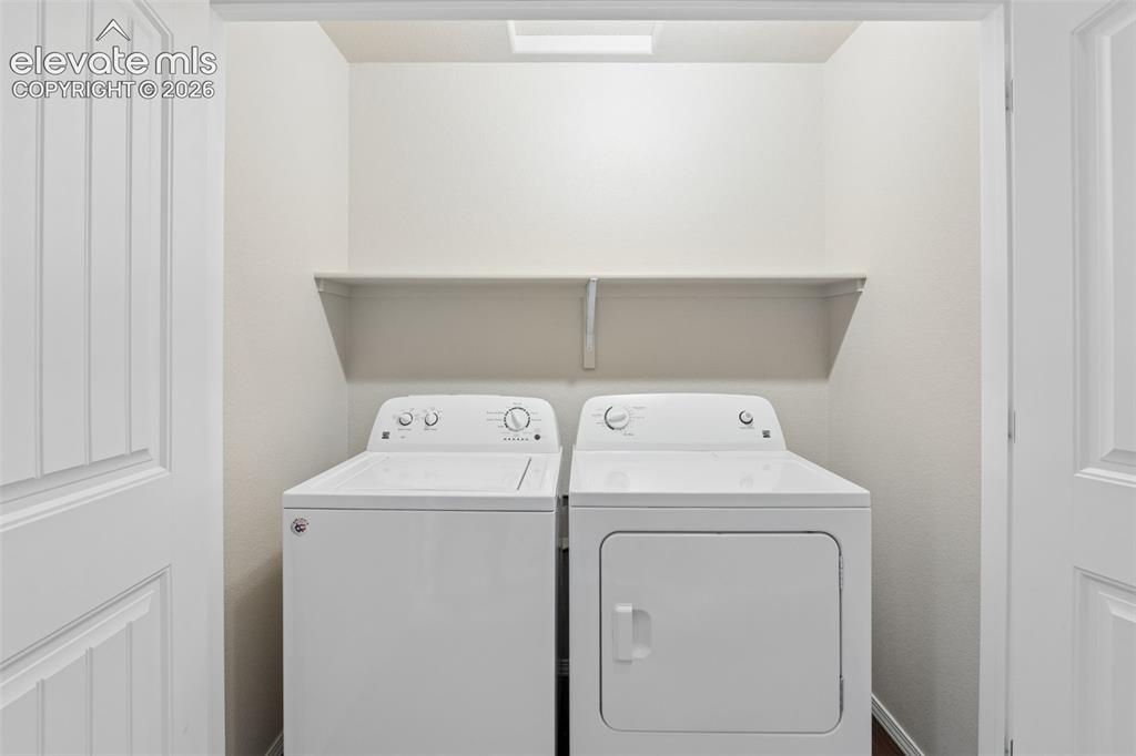 Image 39 of 39: Laundry