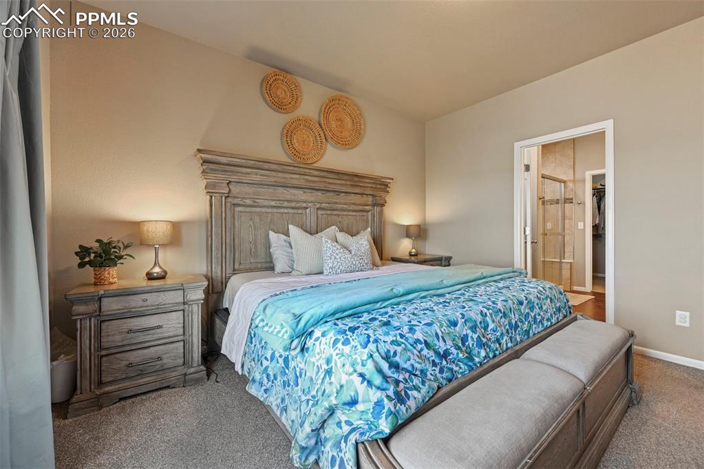 Image 14 of 41: Bedroom