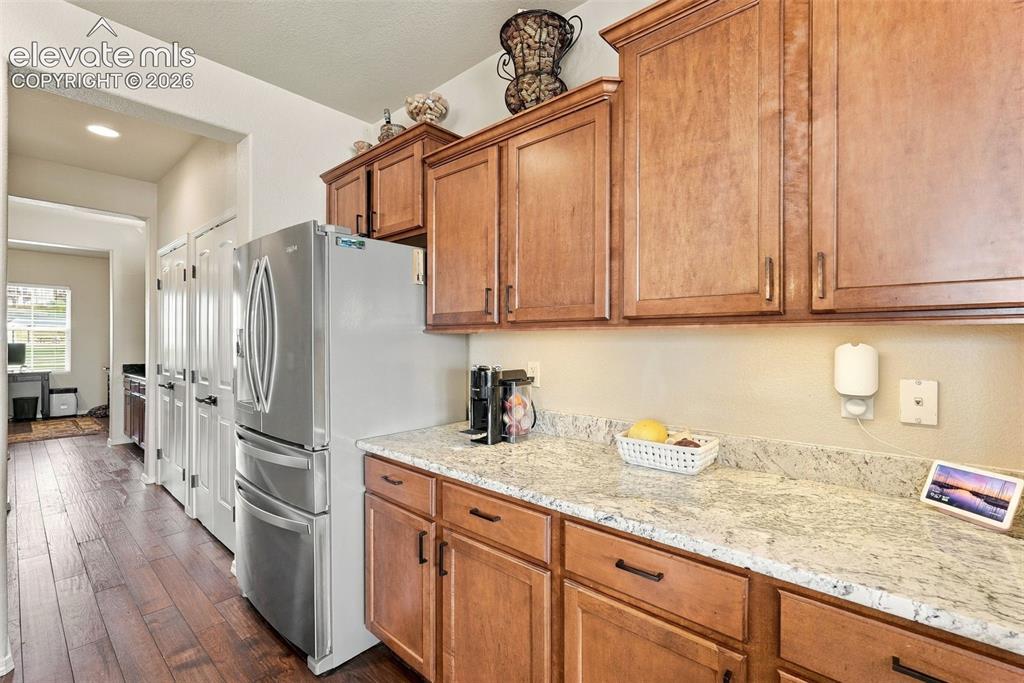 Image 14 of 50: Kitchen