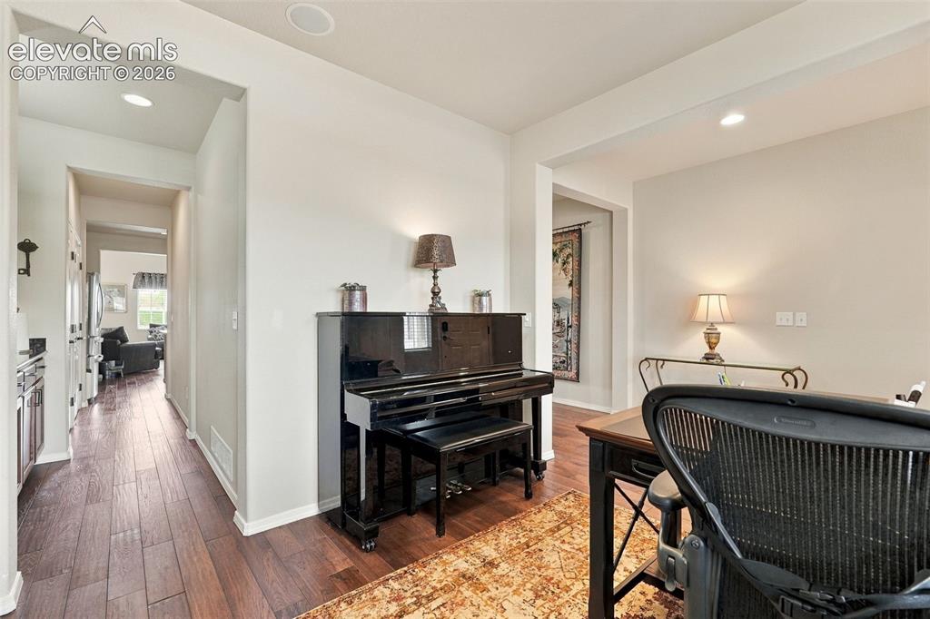 Image 9 of 50: Office