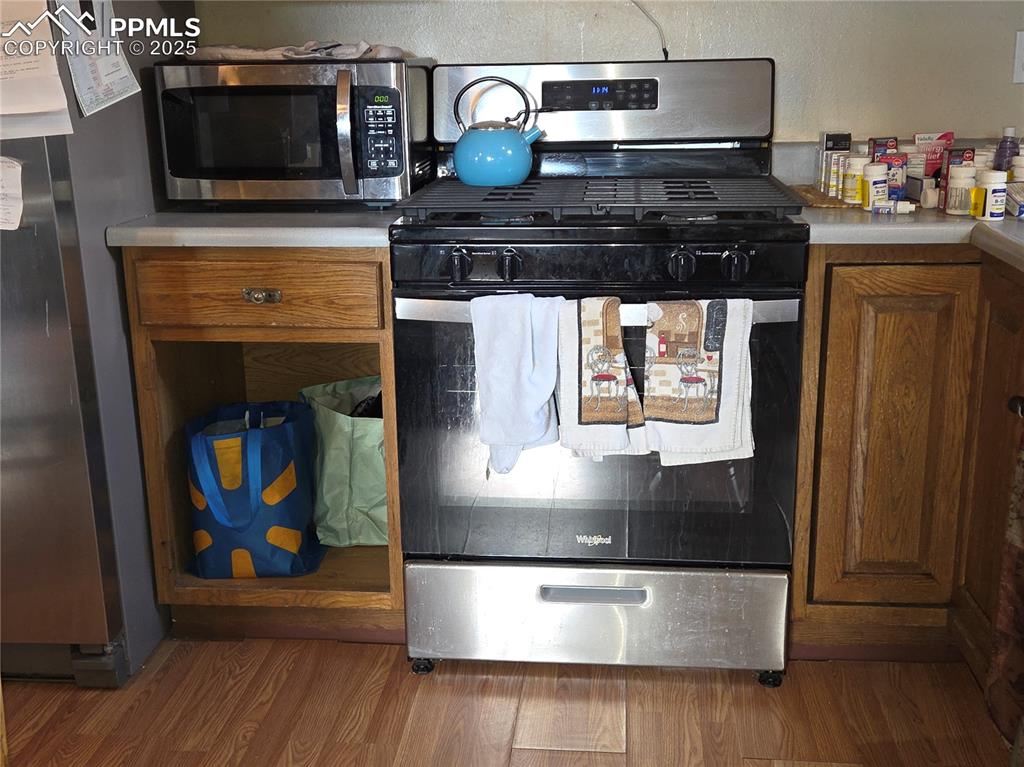 Image 5 of 10: NEW stainless steel gas range