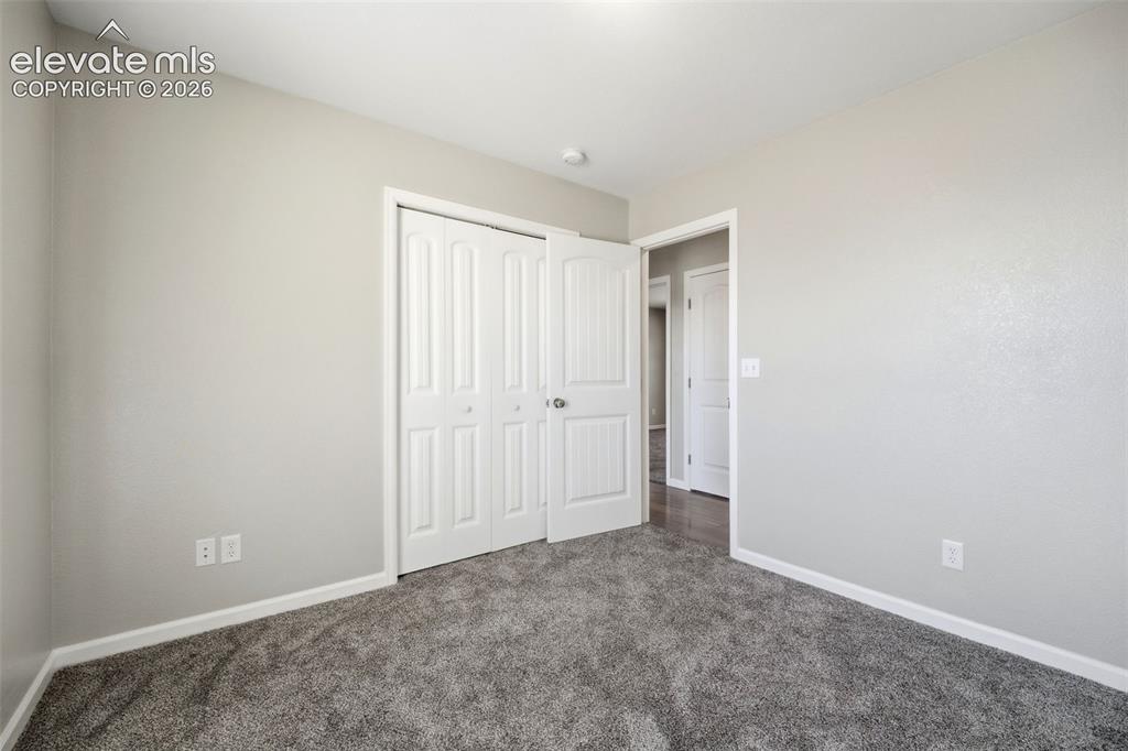 Image 19 of 50: Bedroom