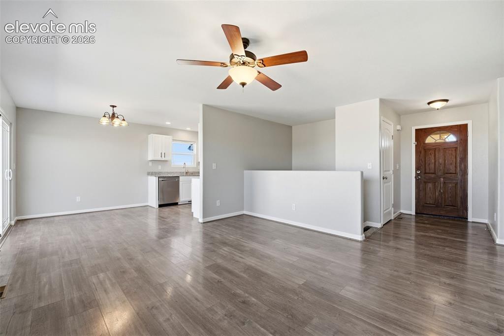 Image 9 of 50: Living Room