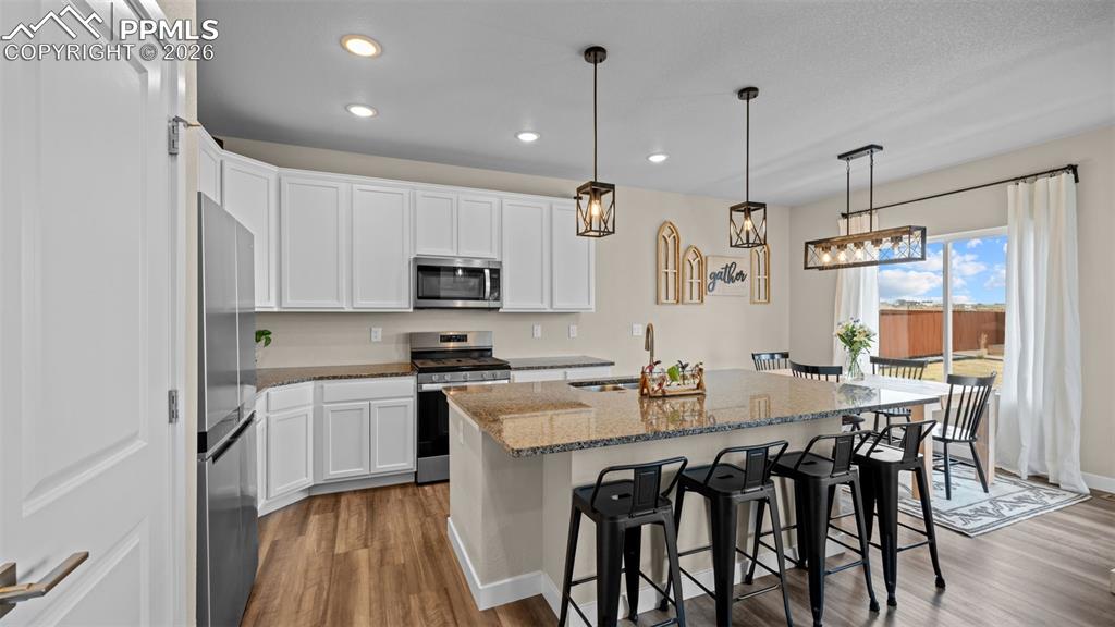 Image 14 of 44: Kitchen