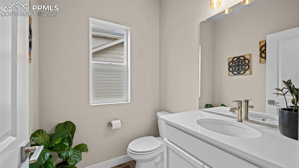 Image 20 of 44: Bathroom