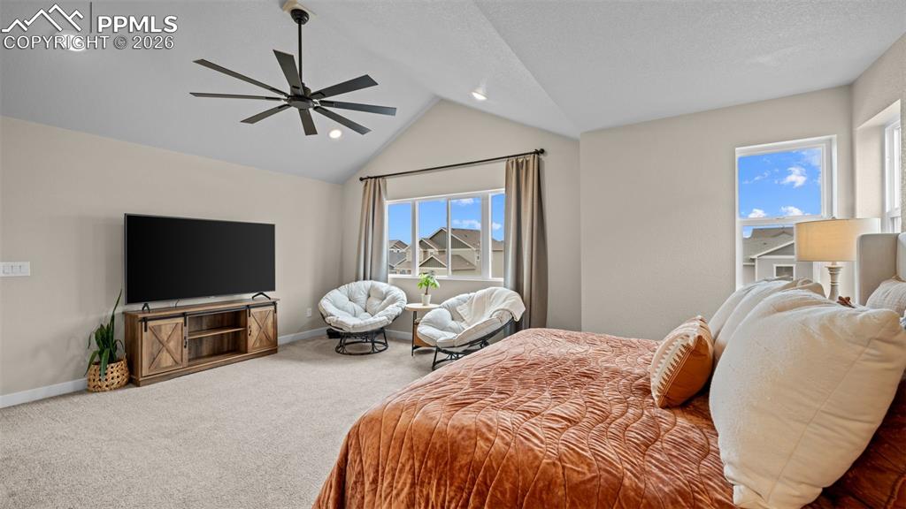 Image 22 of 44: Bedroom