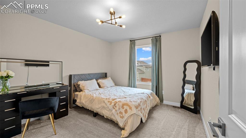 Image 29 of 44: Bedroom