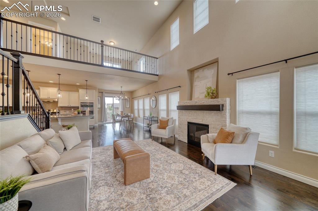 Image 11 of 50: Living Room