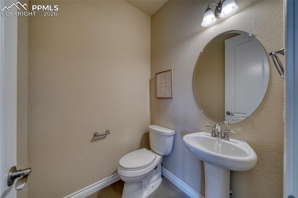 Image 9 of 50: Bathroom