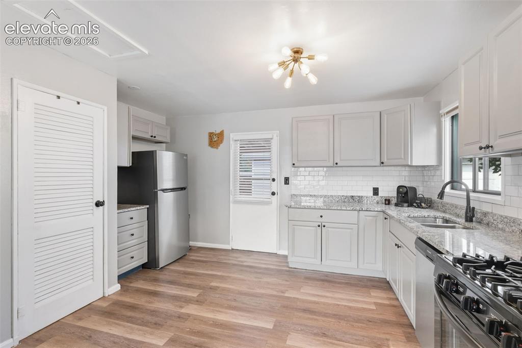 Image 10 of 36: Kitchen