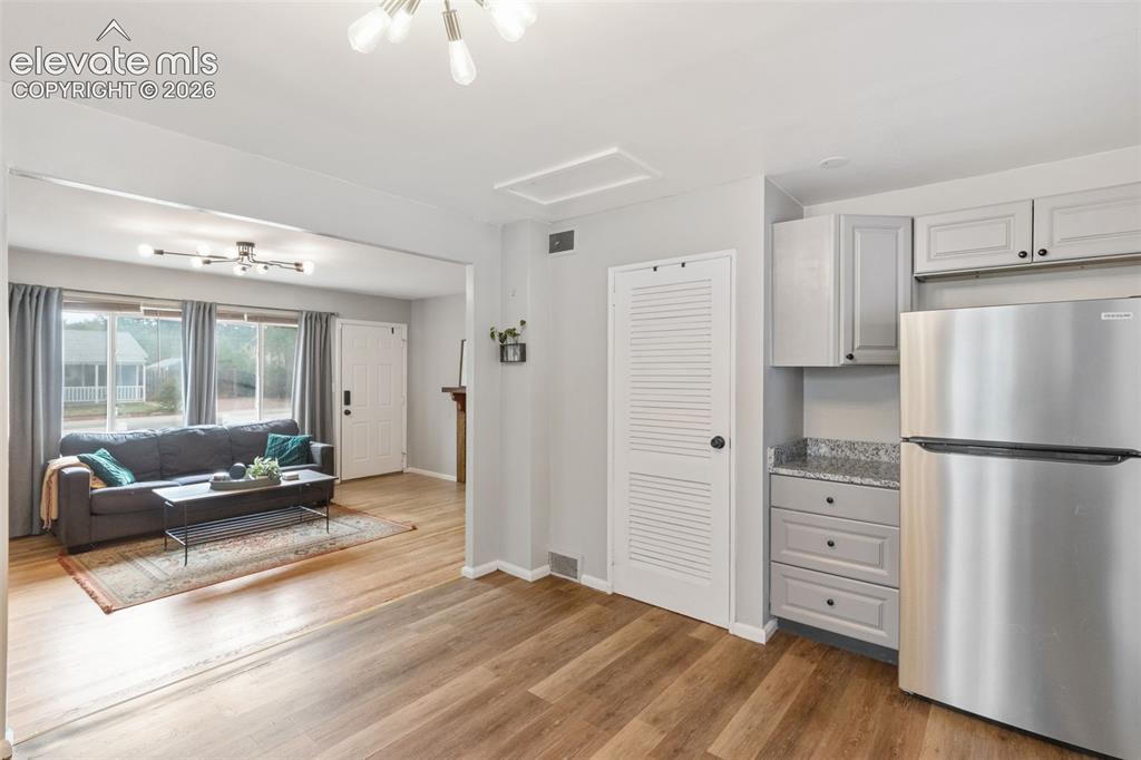 Image 11 of 36: Kitchen