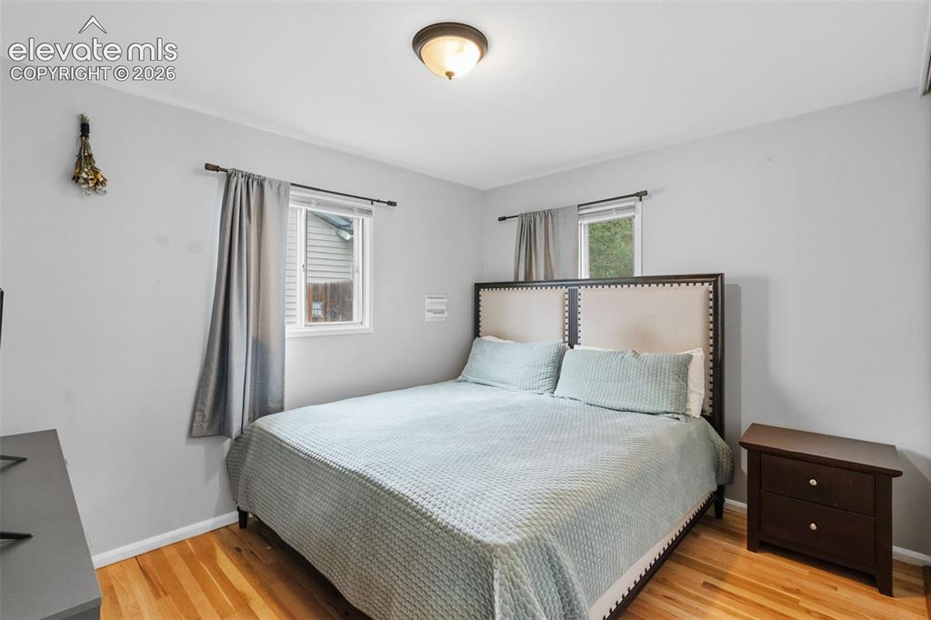 Image 16 of 36: Bedroom