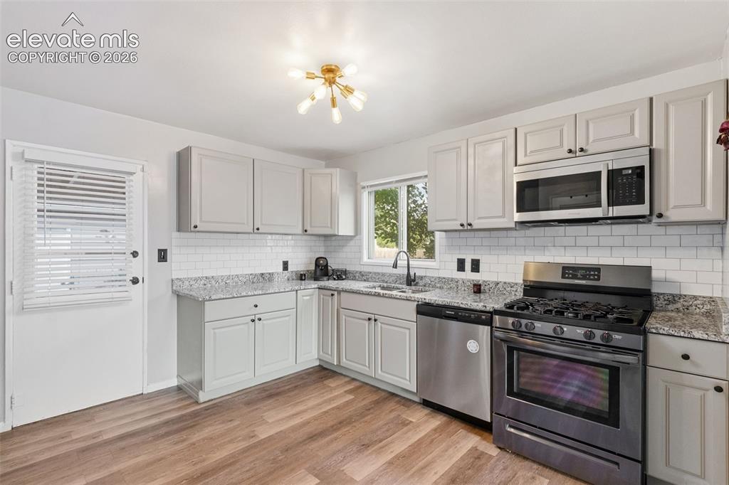 Image 8 of 36: Kitchen