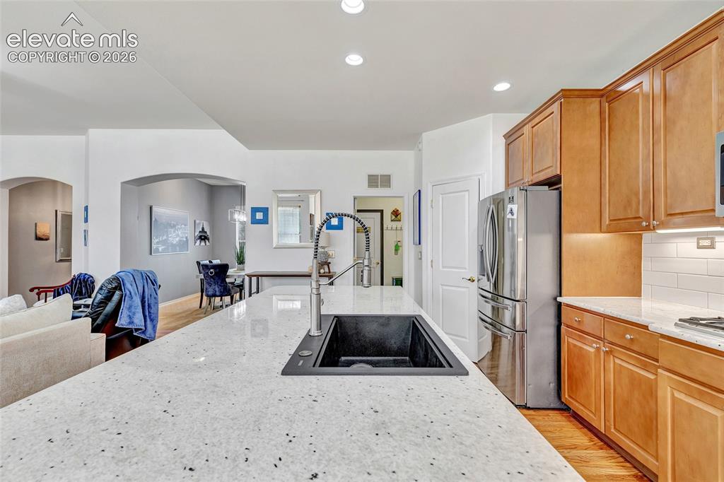 Image 13 of 45: Kitchen