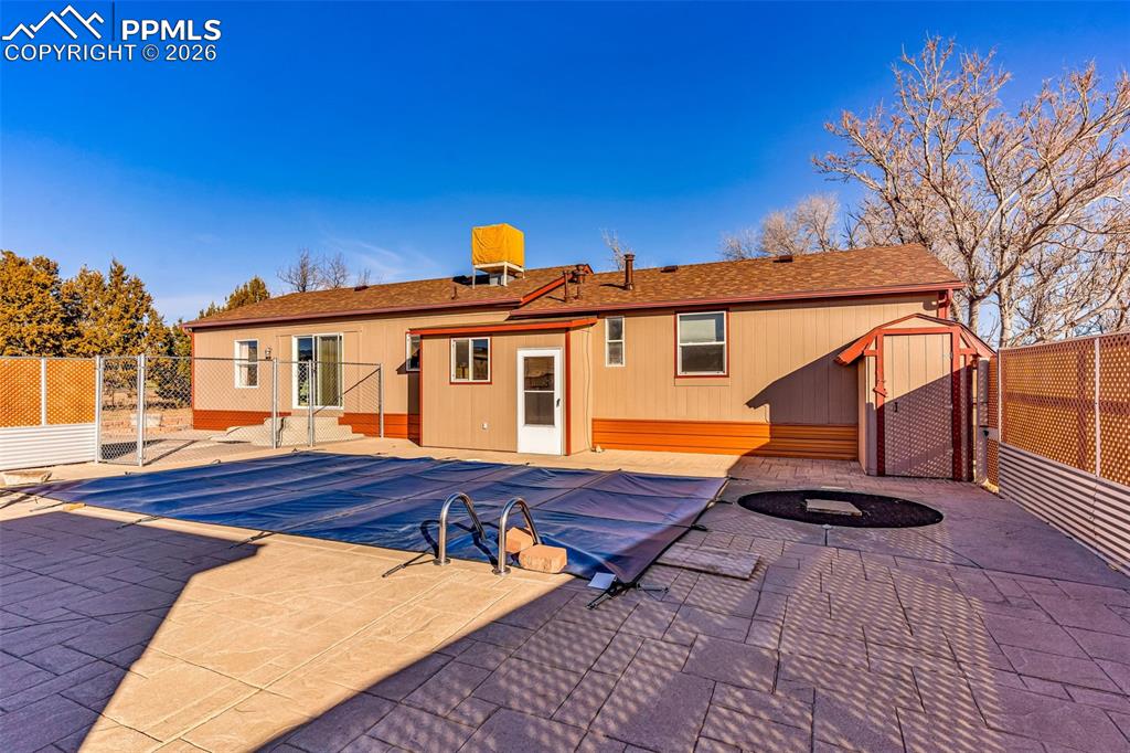 Image 29 of 44: Back of Structure