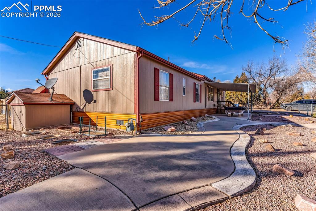 Image 7 of 44: Side of Structure