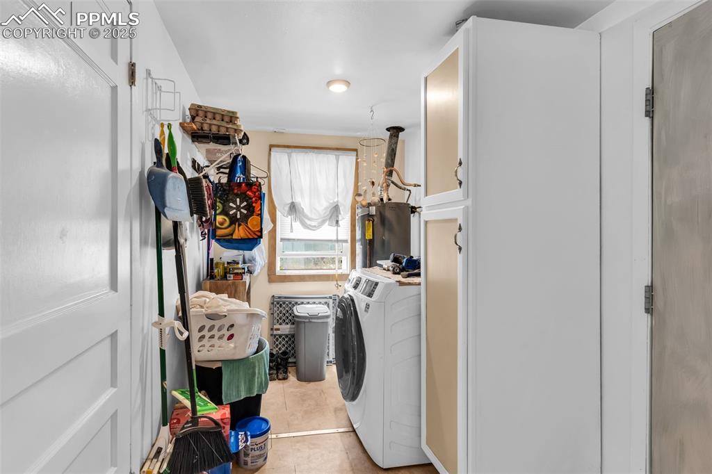 Image 11 of 41: Laundry