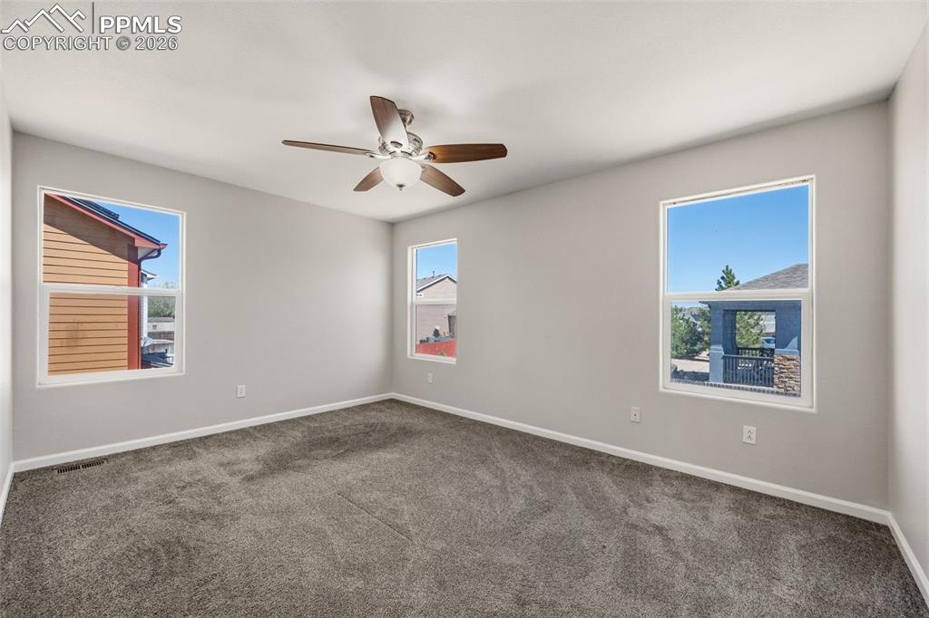 Image 20 of 38: Laundry