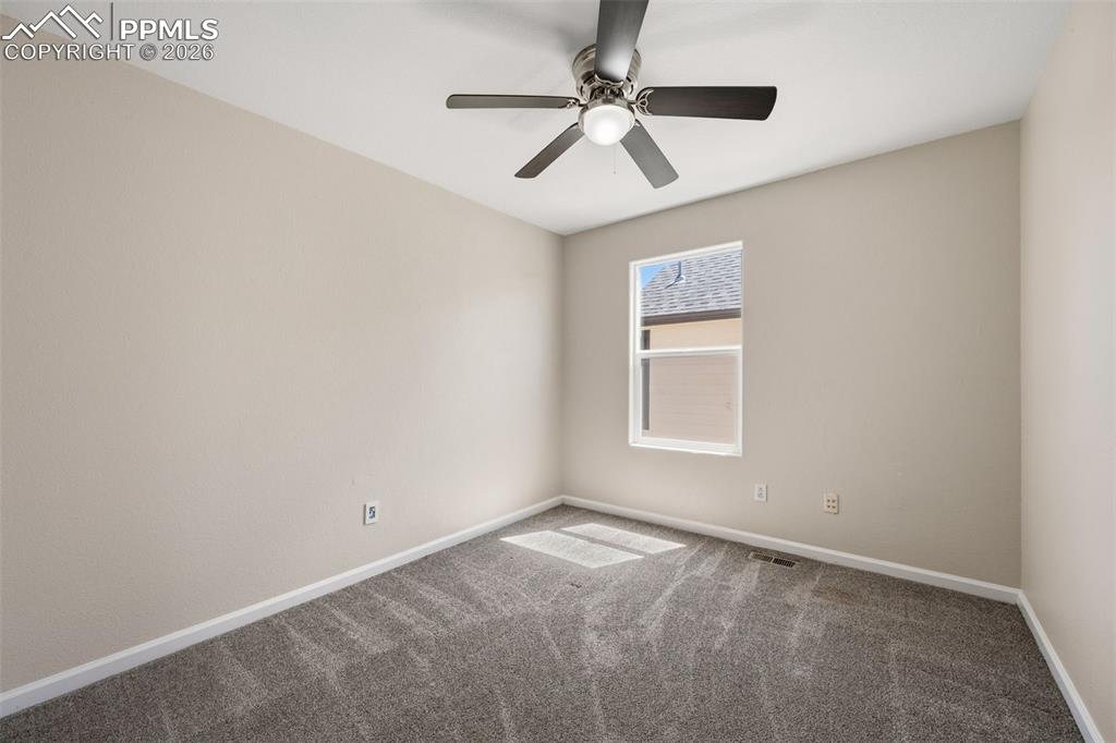 Image 25 of 38: Closet