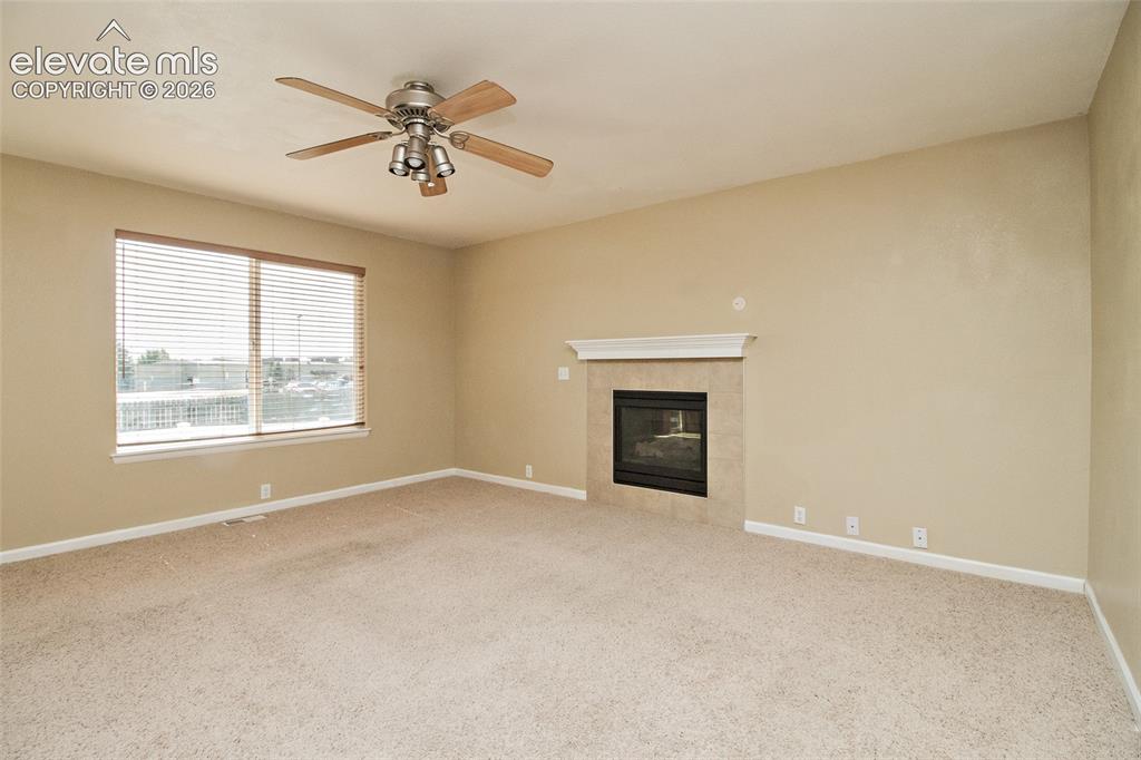 Image 17 of 42: Living Room