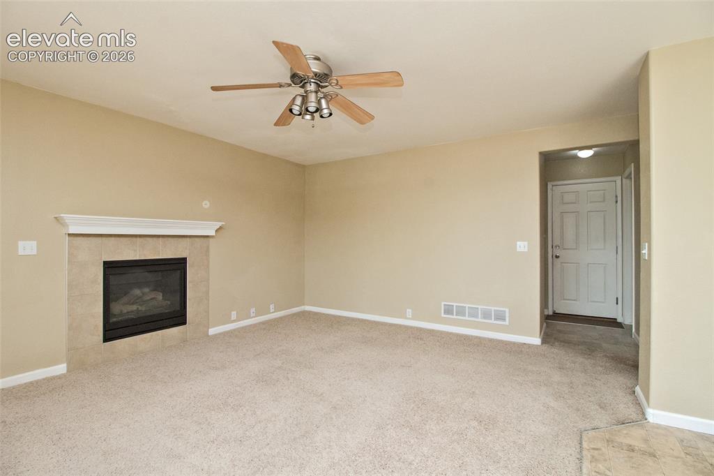 Image 18 of 42: Living Room