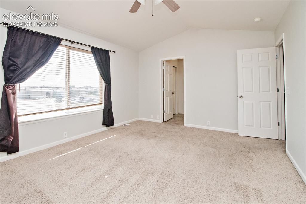 Image 22 of 42: Bedroom