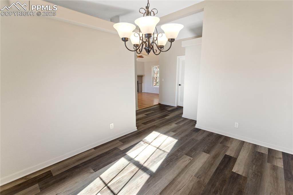 Image 38 of 49: Formal Dining