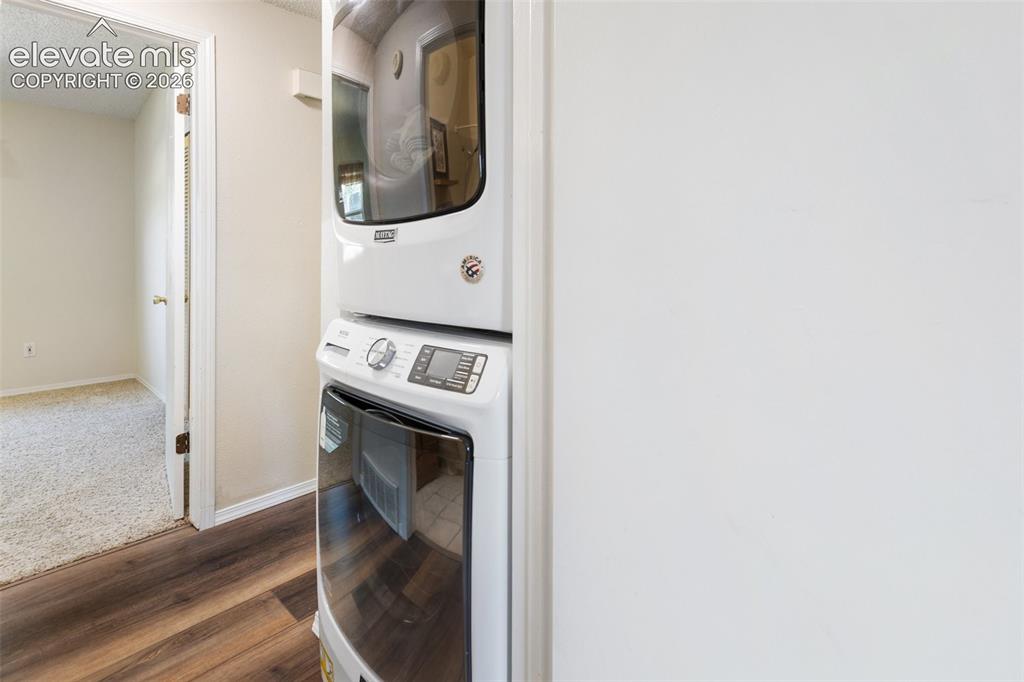 Image 19 of 33: Laundry