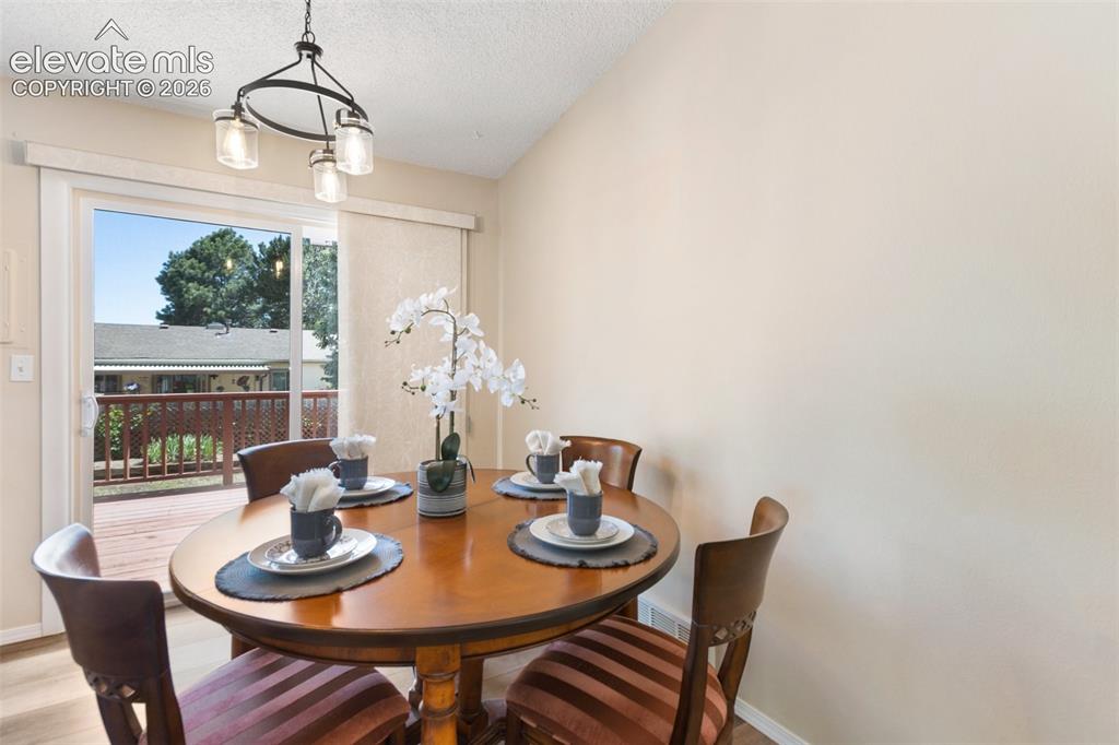 Image 7 of 33: Dining Area