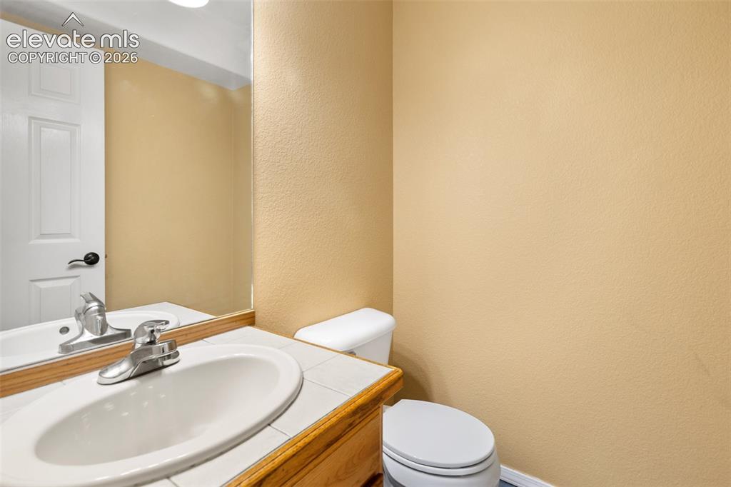 Image 18 of 50: Bathroom