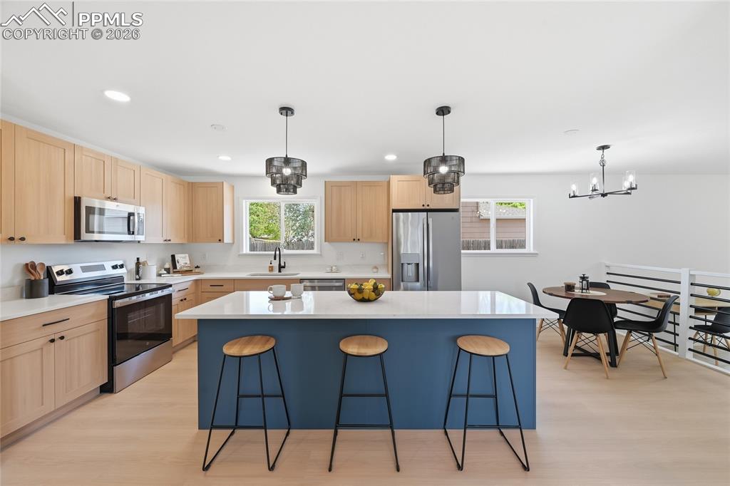 Image 14 of 49: Kitchen