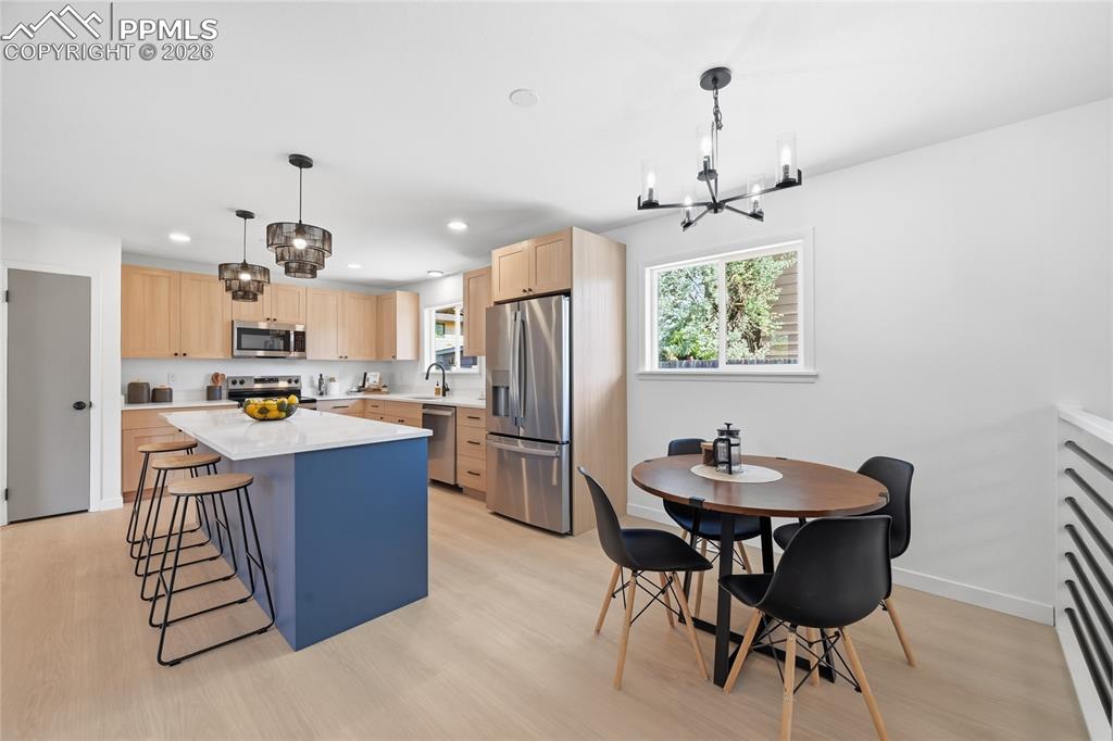 Image 18 of 49: Kitchen